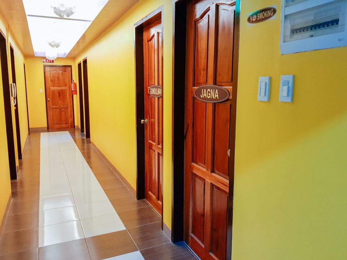 Reddoorz Near Ramiro Community Hospital Hotel Totolan Kültér fotó