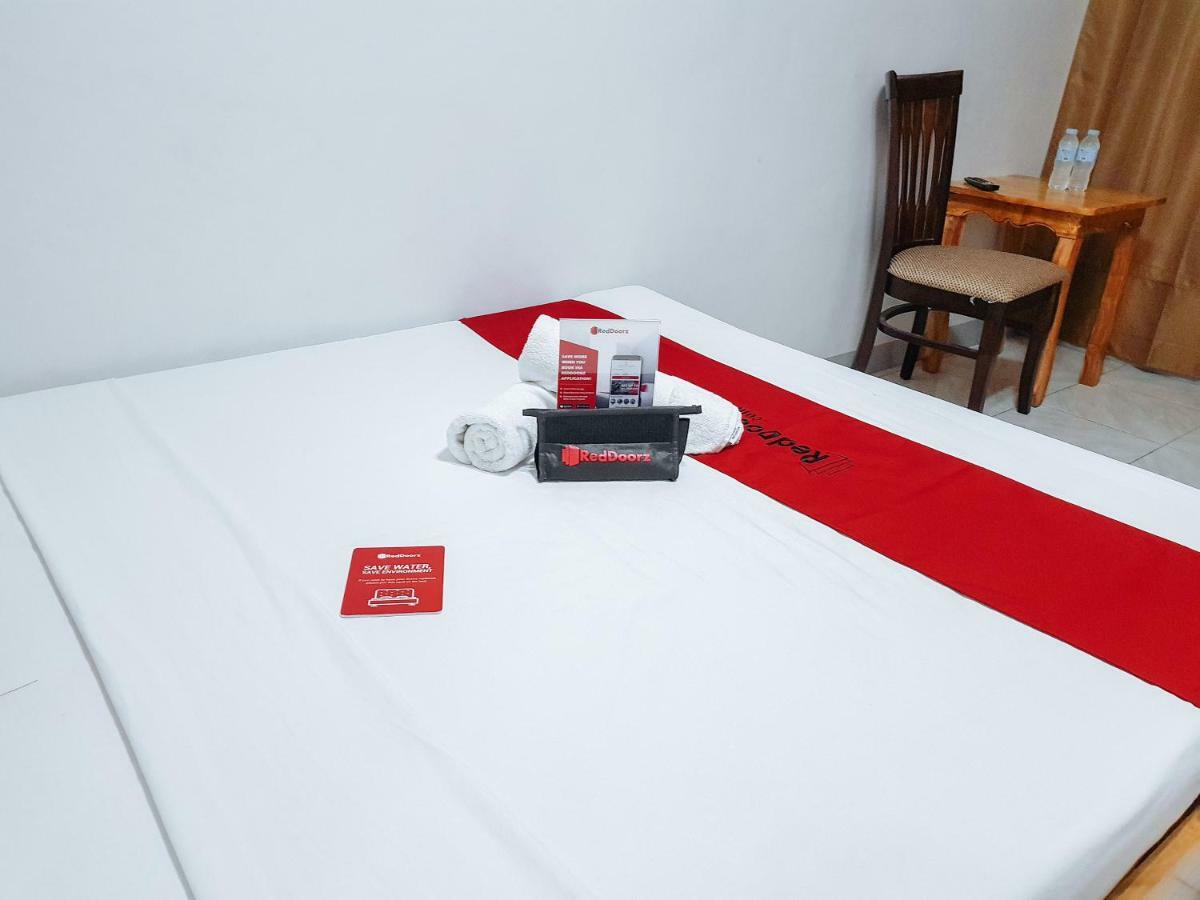Reddoorz Near Ramiro Community Hospital Hotel Totolan Kültér fotó